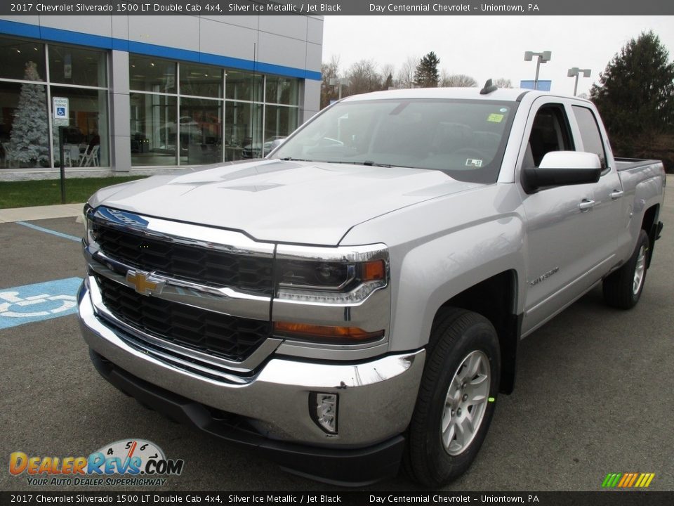 2017 Chevrolet Silverado 1500 LT Double Cab 4x4 Silver Ice Metallic / Jet Black Photo #10