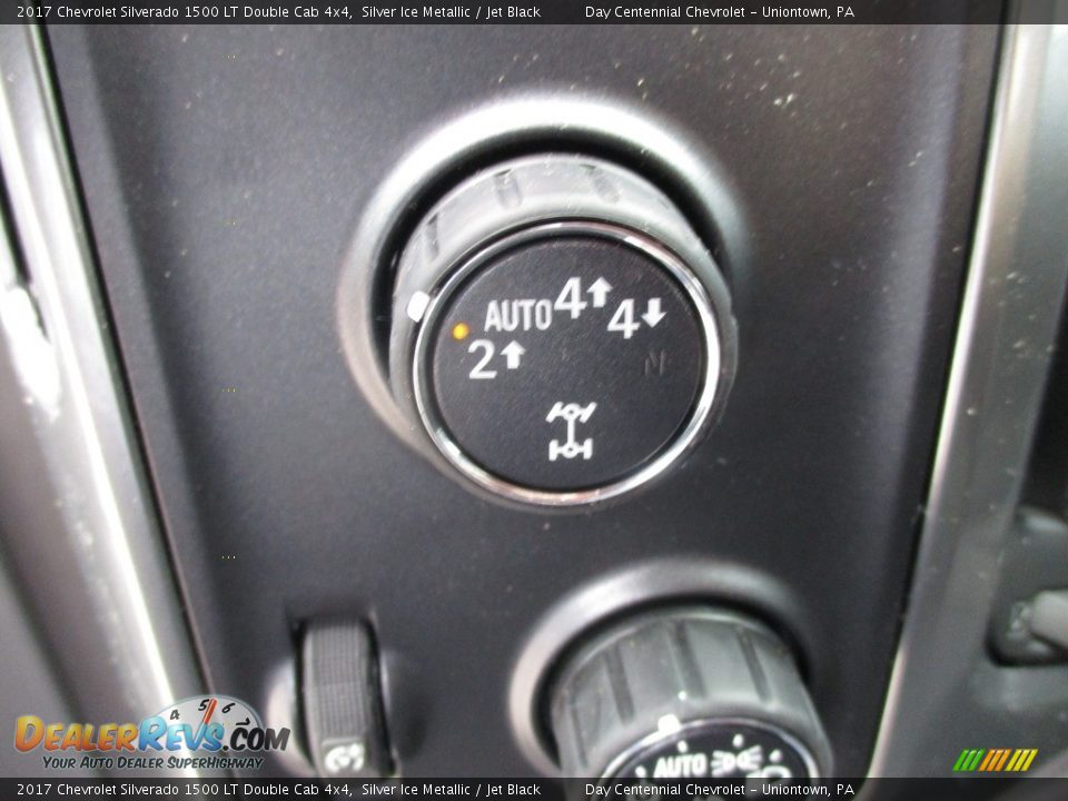 2017 Chevrolet Silverado 1500 LT Double Cab 4x4 Silver Ice Metallic / Jet Black Photo #15