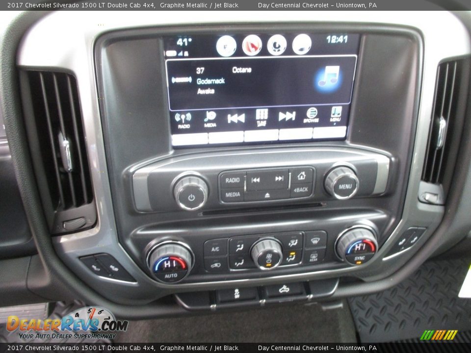 2017 Chevrolet Silverado 1500 LT Double Cab 4x4 Graphite Metallic / Jet Black Photo #16