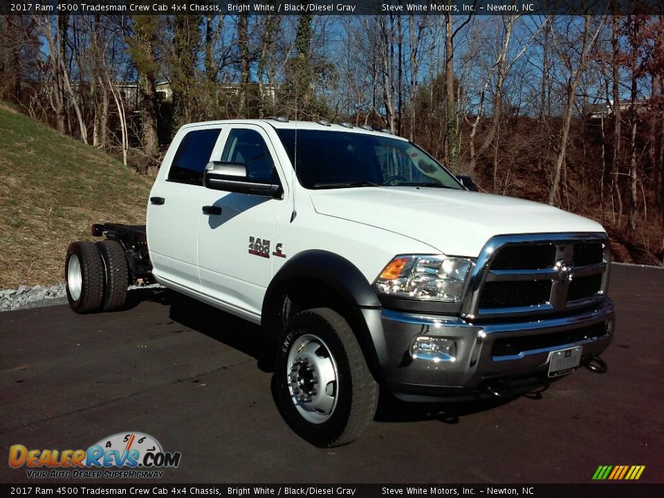 2017 Ram 4500 Tradesman Crew Cab 4x4 Chassis Bright White / Black/Diesel Gray Photo #4