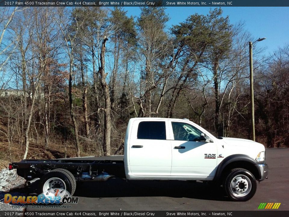 2017 Ram 4500 Tradesman Crew Cab 4x4 Chassis Bright White / Black/Diesel Gray Photo #5