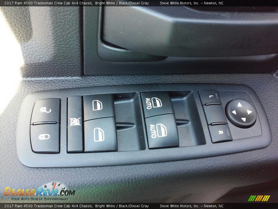 2017 Ram 4500 Tradesman Crew Cab 4x4 Chassis Bright White / Black/Diesel Gray Photo #9