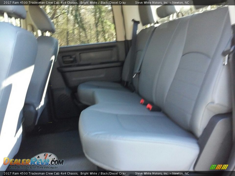 2017 Ram 4500 Tradesman Crew Cab 4x4 Chassis Bright White / Black/Diesel Gray Photo #11