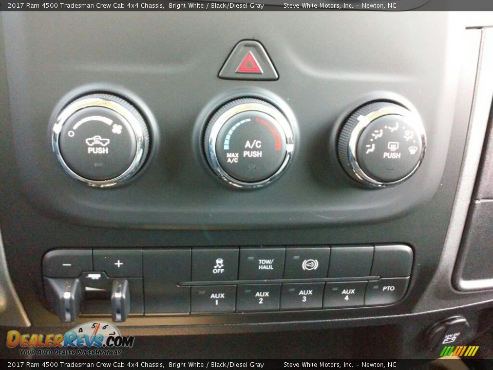 2017 Ram 4500 Tradesman Crew Cab 4x4 Chassis Bright White / Black/Diesel Gray Photo #17