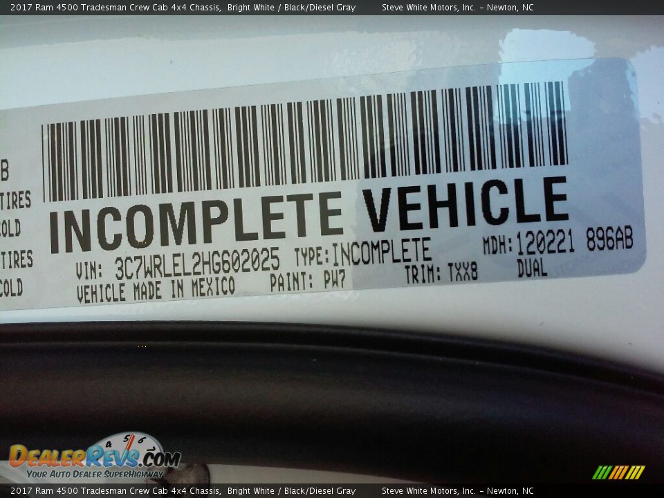 2017 Ram 4500 Tradesman Crew Cab 4x4 Chassis Bright White / Black/Diesel Gray Photo #20