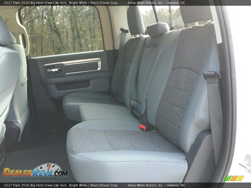2017 Ram 3500 Big Horn Crew Cab 4x4 Bright White / Black/Diesel Gray Photo #11