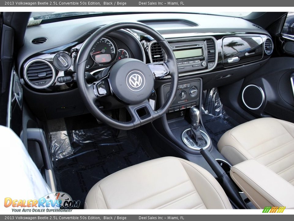 2013 Volkswagen Beetle 2.5L Convertible 50s Edition Black / Beige Photo #15