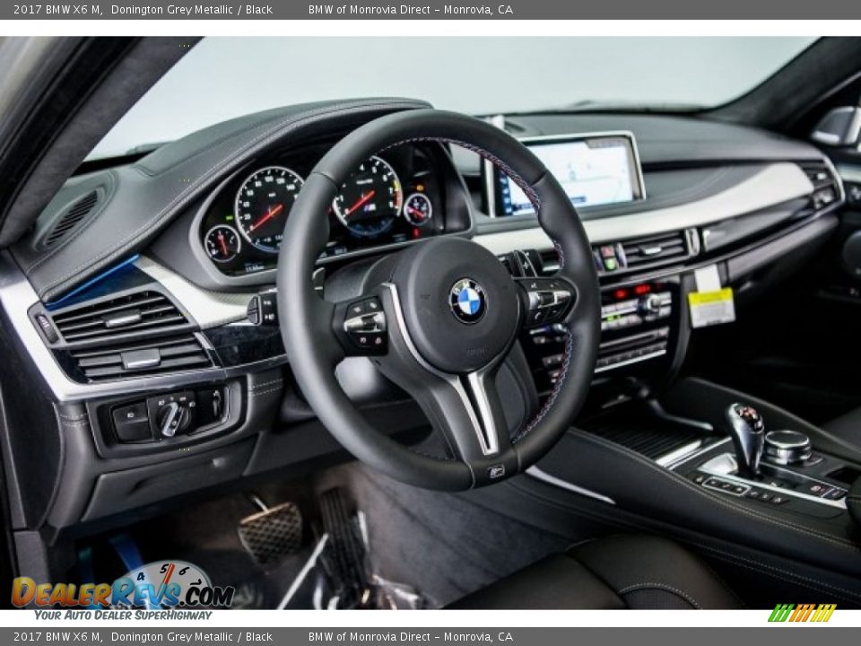 Dashboard of 2017 BMW X6 M  Photo #6