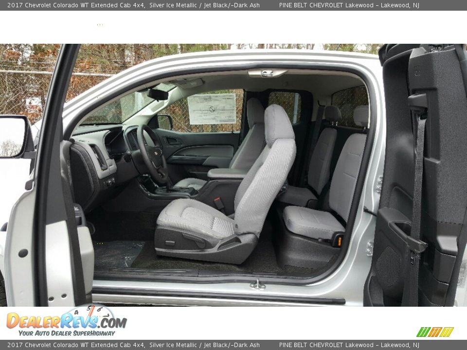 Front Seat of 2017 Chevrolet Colorado WT Extended Cab 4x4 Photo #8