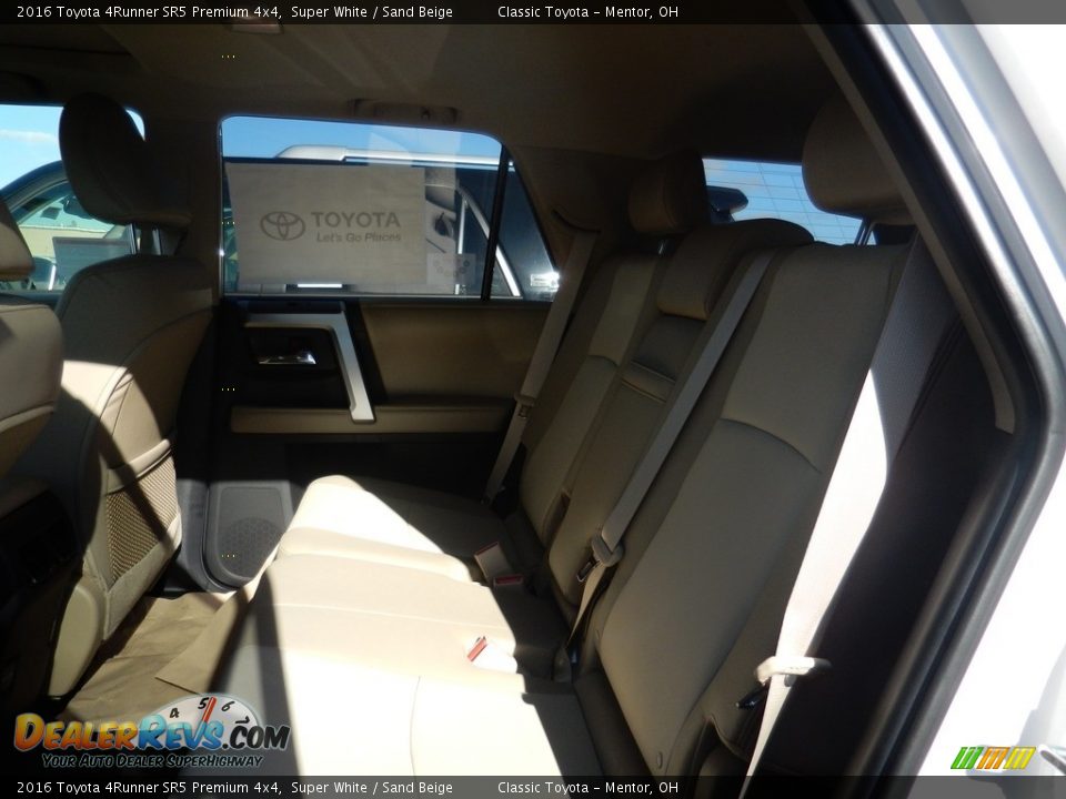 2016 Toyota 4Runner SR5 Premium 4x4 Super White / Sand Beige Photo #5