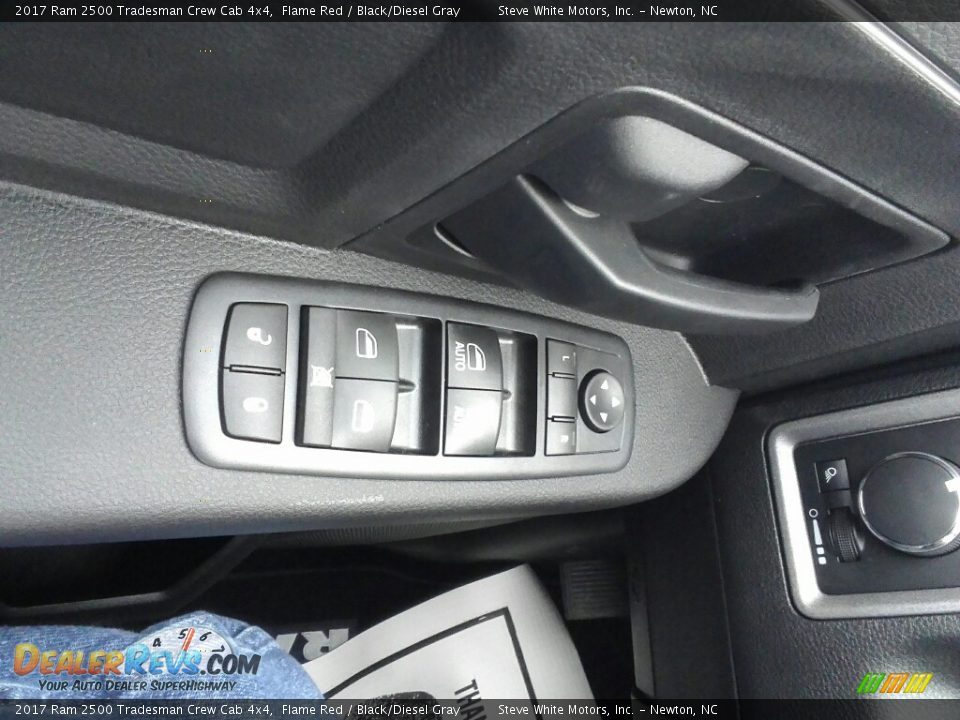 2017 Ram 2500 Tradesman Crew Cab 4x4 Flame Red / Black/Diesel Gray Photo #10