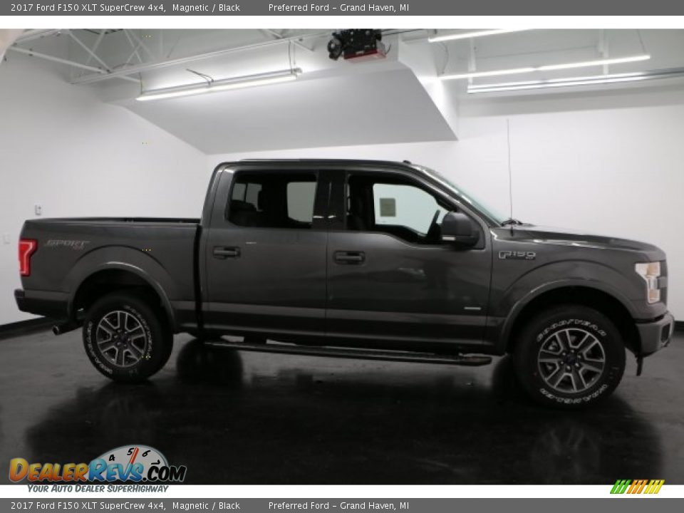 2017 Ford F150 XLT SuperCrew 4x4 Magnetic / Black Photo #1