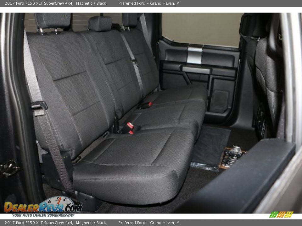 2017 Ford F150 XLT SuperCrew 4x4 Magnetic / Black Photo #5