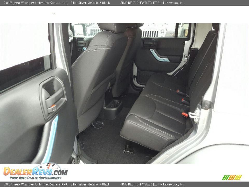 2017 Jeep Wrangler Unlimited Sahara 4x4 Billet Silver Metallic / Black Photo #8
