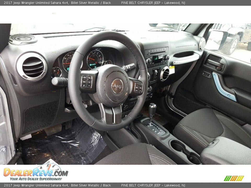 2017 Jeep Wrangler Unlimited Sahara 4x4 Billet Silver Metallic / Black Photo #9