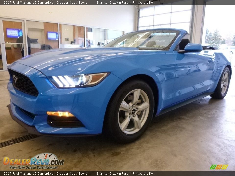 Front 3/4 View of 2017 Ford Mustang V6 Convertible Photo #4