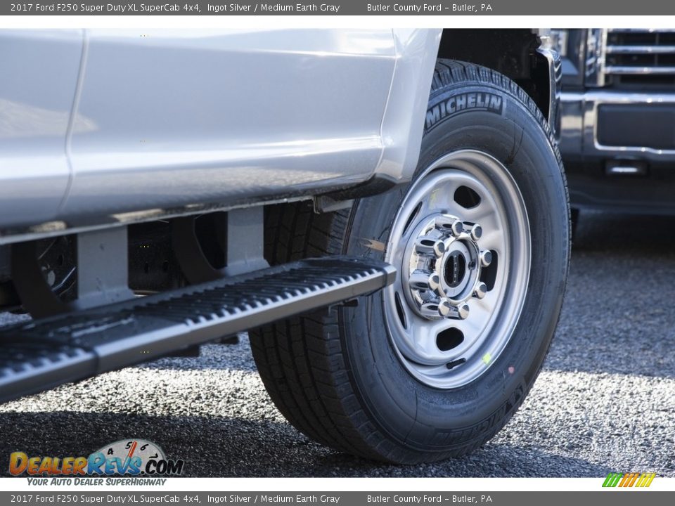 2017 Ford F250 Super Duty XL SuperCab 4x4 Ingot Silver / Medium Earth Gray Photo #4
