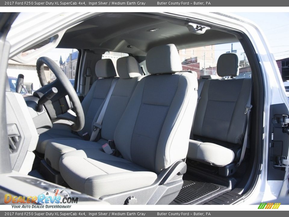 2017 Ford F250 Super Duty XL SuperCab 4x4 Ingot Silver / Medium Earth Gray Photo #10