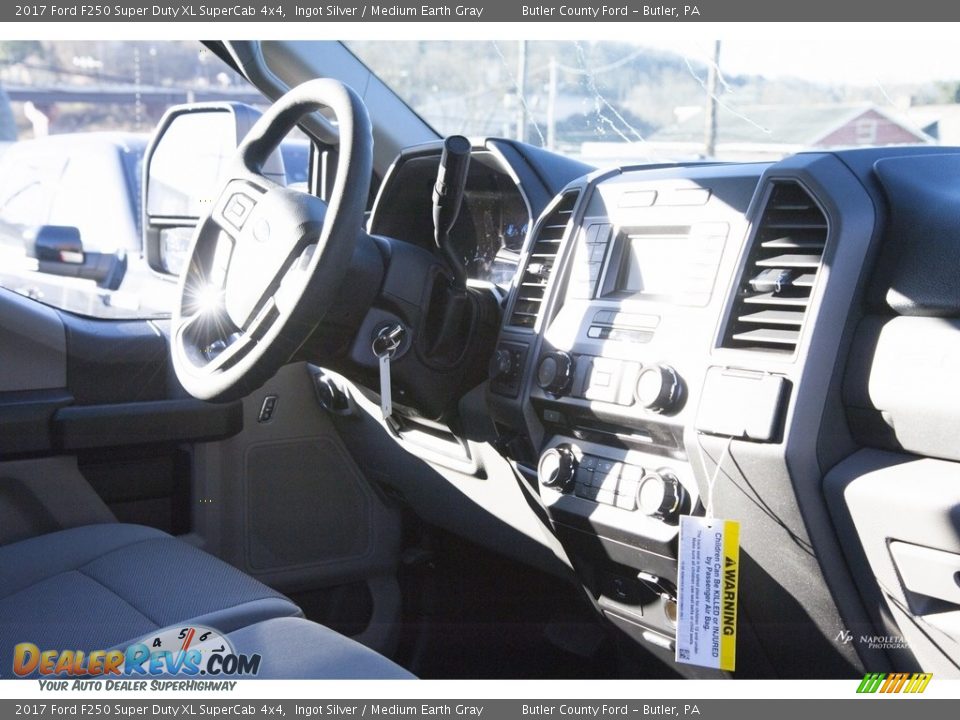 2017 Ford F250 Super Duty XL SuperCab 4x4 Ingot Silver / Medium Earth Gray Photo #11