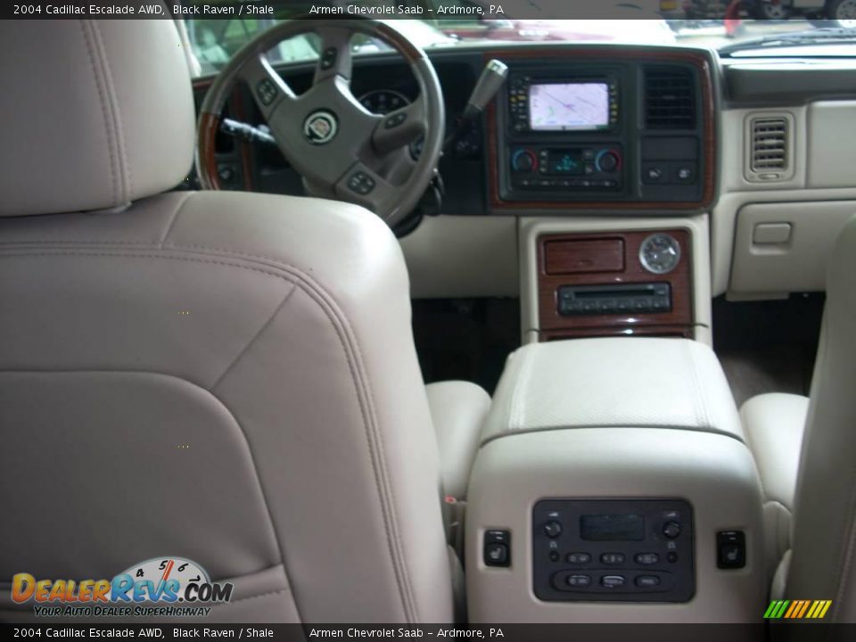 2004 Cadillac Escalade AWD Black Raven / Shale Photo #19