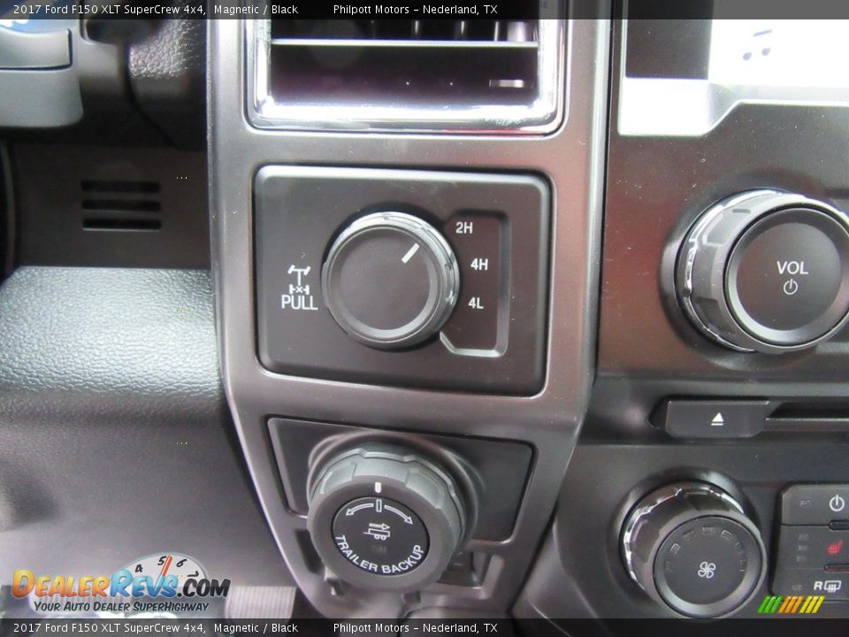 2017 Ford F150 XLT SuperCrew 4x4 Magnetic / Black Photo #30