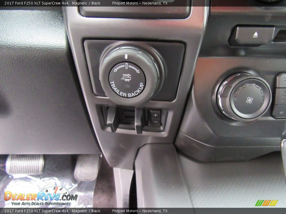 2017 Ford F150 XLT SuperCrew 4x4 Magnetic / Black Photo #31