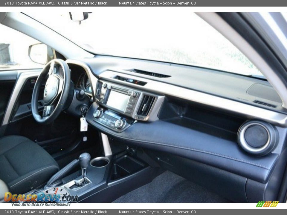 2013 Toyota RAV4 XLE AWD Classic Silver Metallic / Black Photo #17
