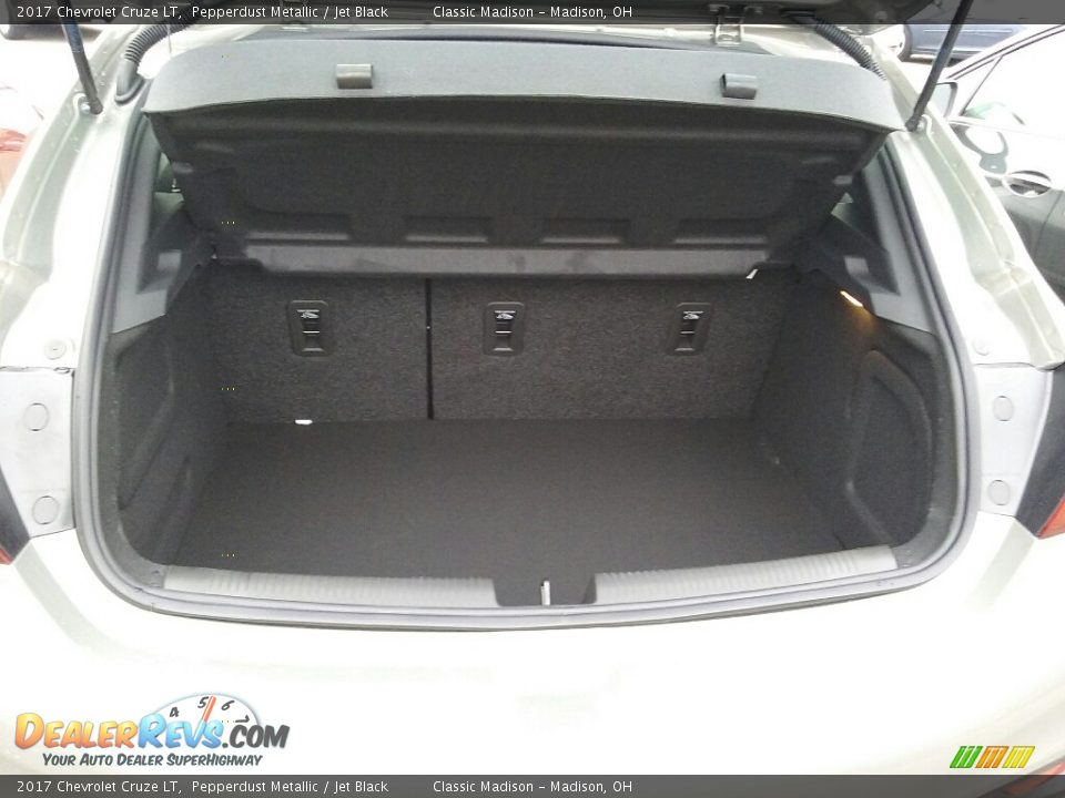 2017 Chevrolet Cruze LT Pepperdust Metallic / Jet Black Photo #11