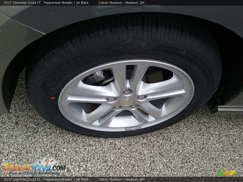 2017 Chevrolet Cruze LT Pepperdust Metallic / Jet Black Photo #12