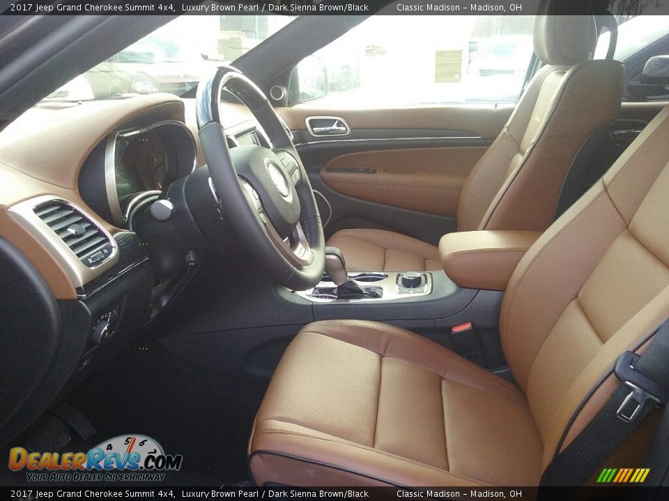 Dark Sienna Brown/Black Interior - 2017 Jeep Grand Cherokee Summit 4x4 Photo #4