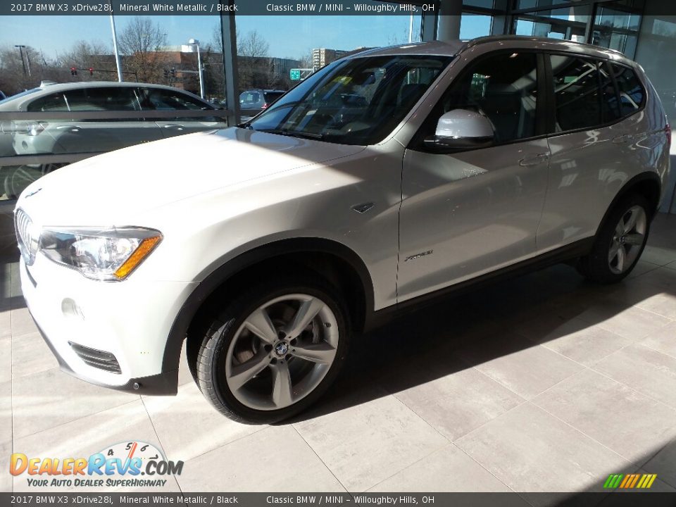 Front 3/4 View of 2017 BMW X3 xDrive28i Photo #3