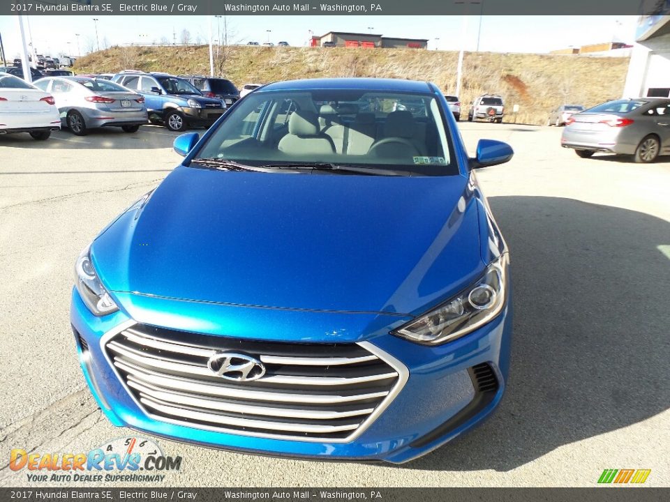 2017 Hyundai Elantra SE Electric Blue / Gray Photo #4