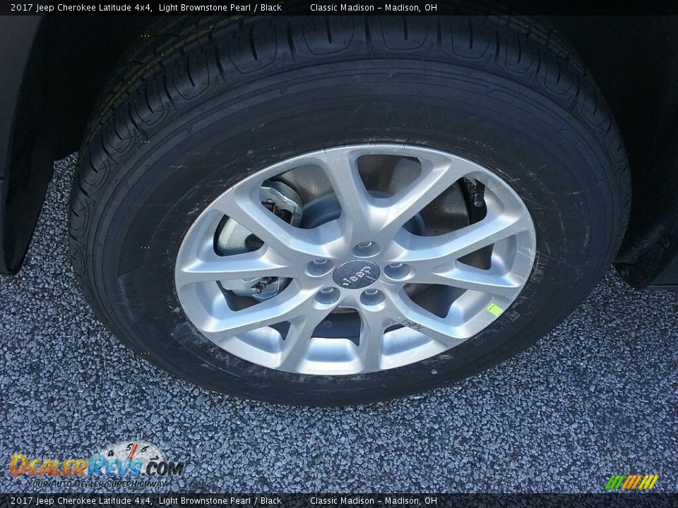2017 Jeep Cherokee Latitude 4x4 Light Brownstone Pearl / Black Photo #2