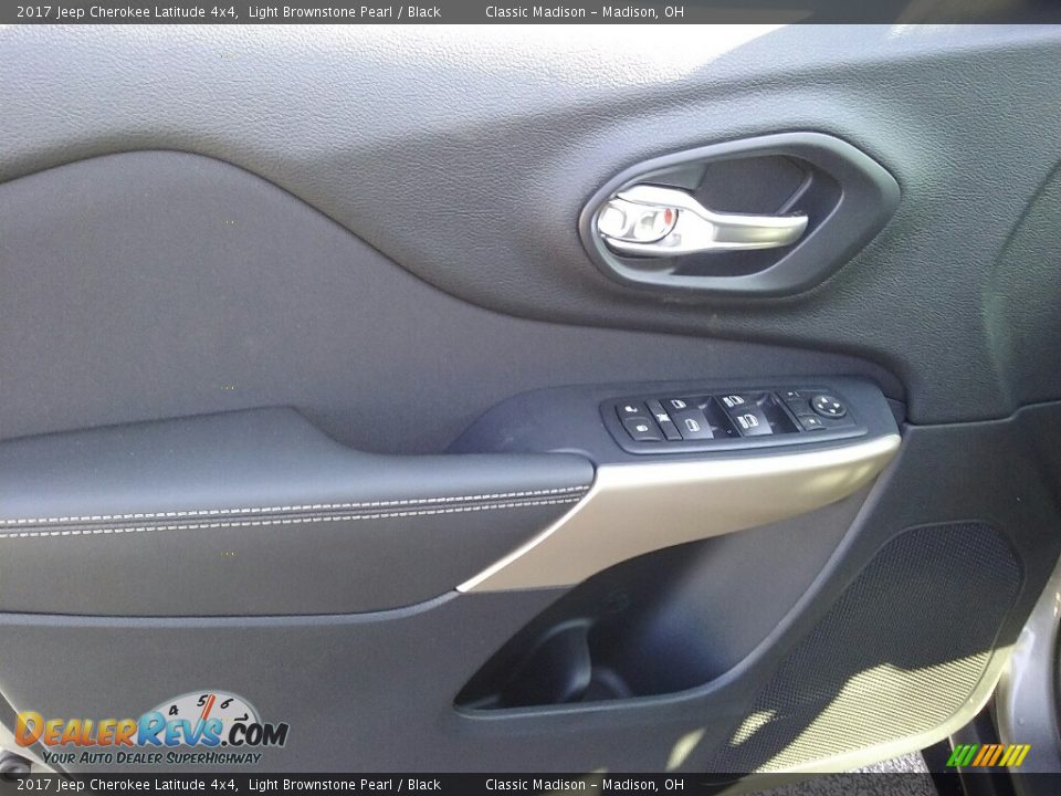 2017 Jeep Cherokee Latitude 4x4 Light Brownstone Pearl / Black Photo #3
