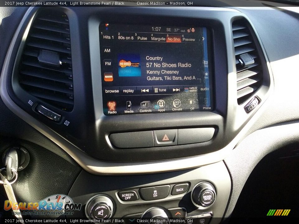 2017 Jeep Cherokee Latitude 4x4 Light Brownstone Pearl / Black Photo #8