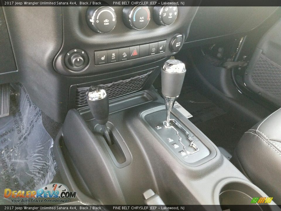 2017 Jeep Wrangler Unlimited Sahara 4x4 Black / Black Photo #9
