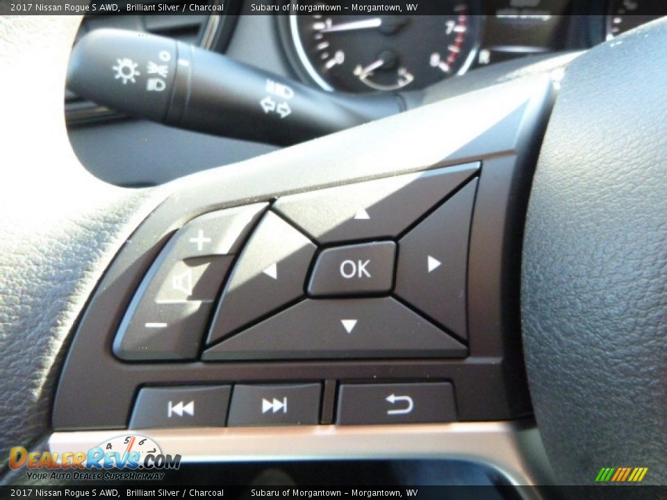 2017 Nissan Rogue S AWD Brilliant Silver / Charcoal Photo #19
