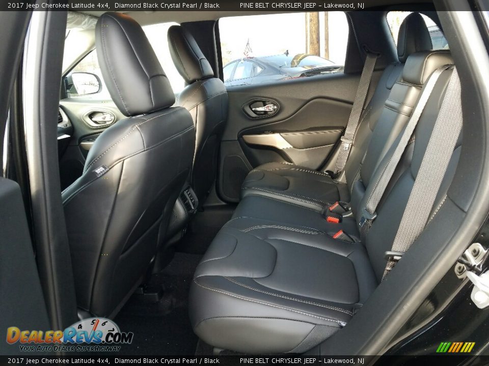 2017 Jeep Cherokee Latitude 4x4 Diamond Black Crystal Pearl / Black Photo #6