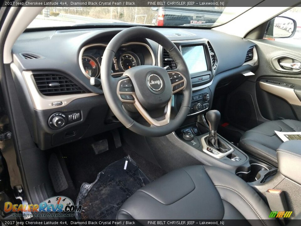 2017 Jeep Cherokee Latitude 4x4 Diamond Black Crystal Pearl / Black Photo #7