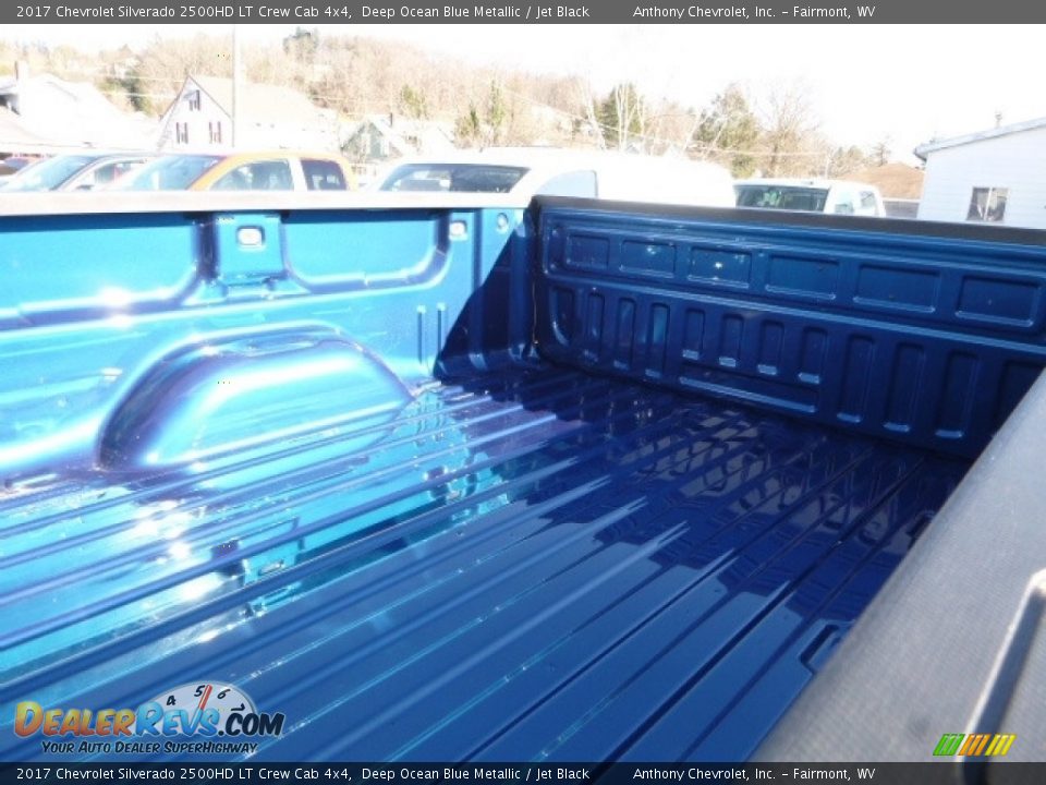 2017 Chevrolet Silverado 2500HD LT Crew Cab 4x4 Deep Ocean Blue Metallic / Jet Black Photo #5