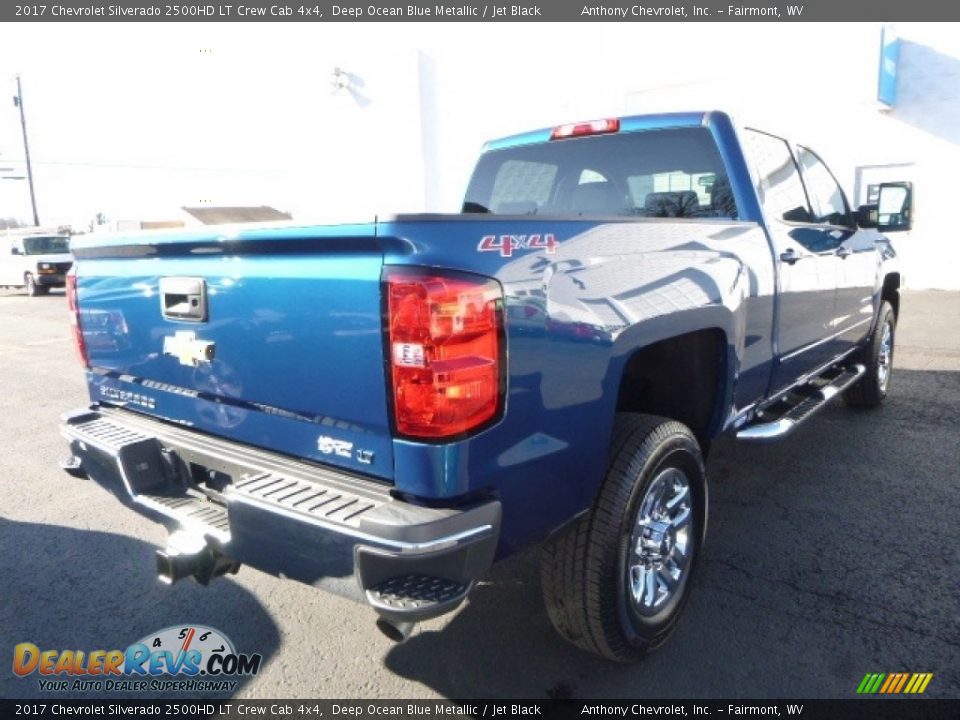 2017 Chevrolet Silverado 2500HD LT Crew Cab 4x4 Deep Ocean Blue Metallic / Jet Black Photo #8