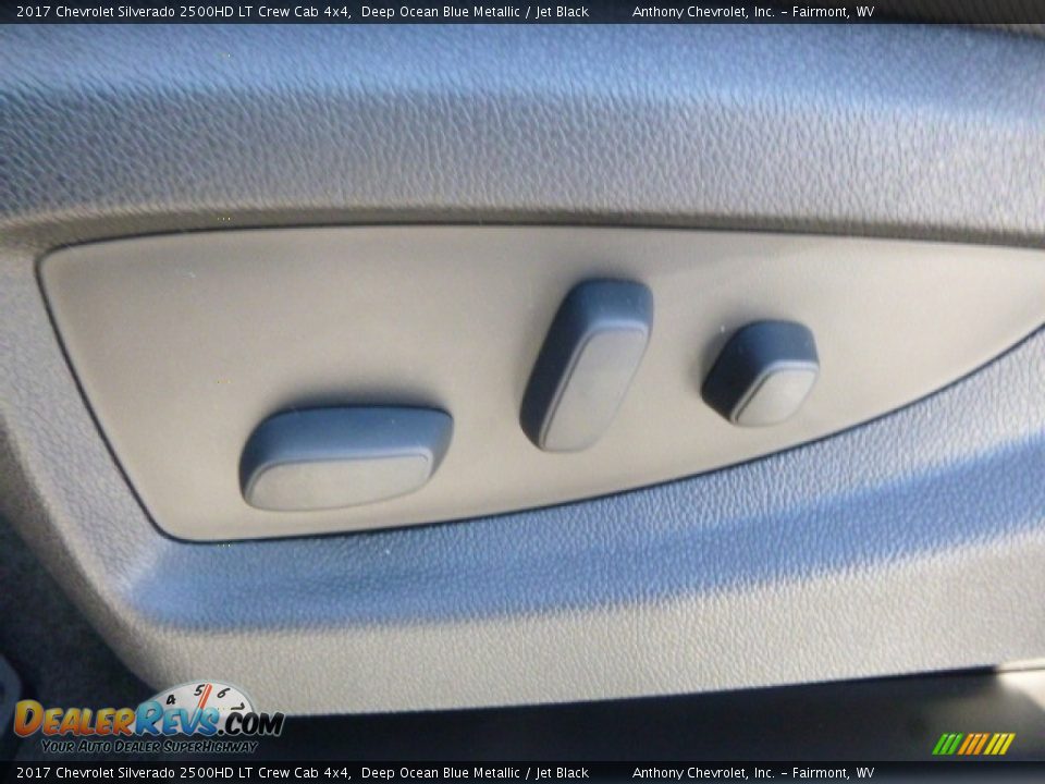 2017 Chevrolet Silverado 2500HD LT Crew Cab 4x4 Deep Ocean Blue Metallic / Jet Black Photo #11