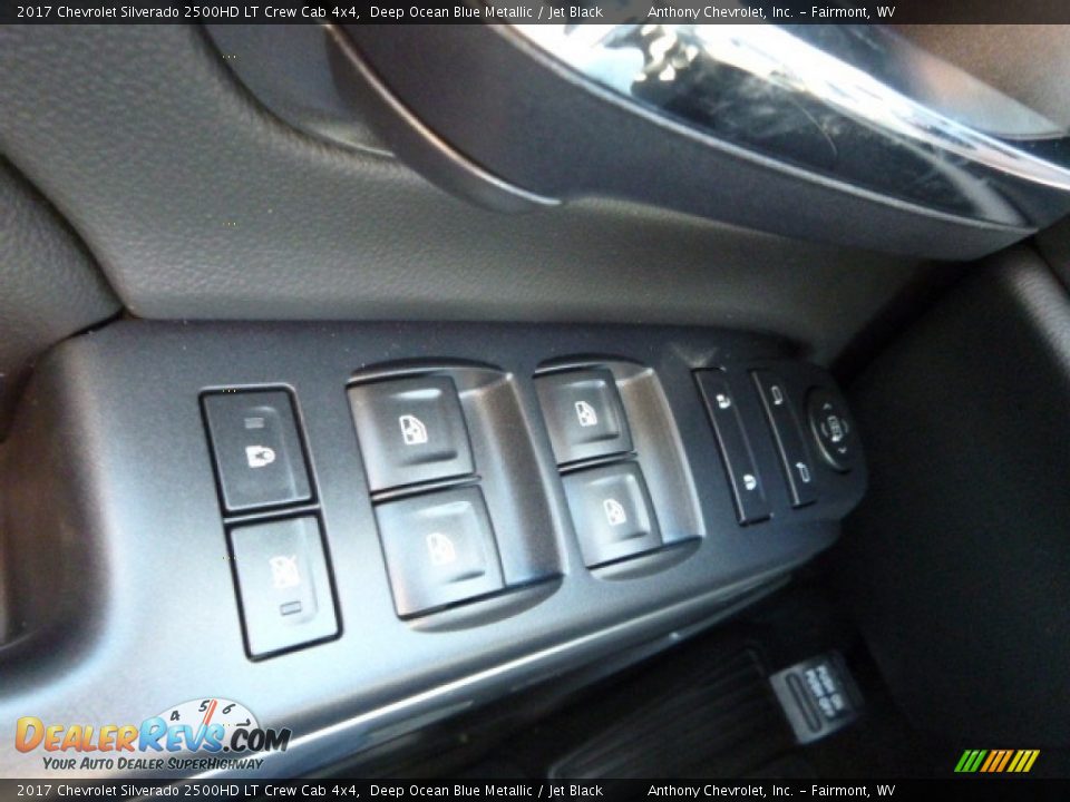 2017 Chevrolet Silverado 2500HD LT Crew Cab 4x4 Deep Ocean Blue Metallic / Jet Black Photo #19