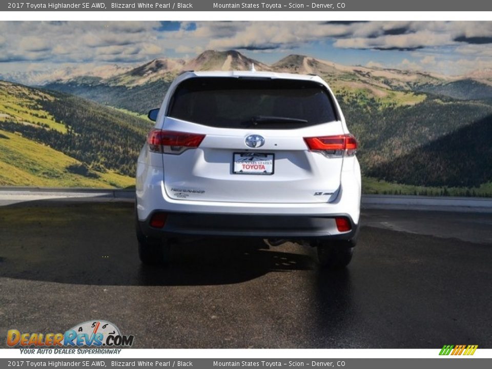 2017 Toyota Highlander SE AWD Blizzard White Pearl / Black Photo #4