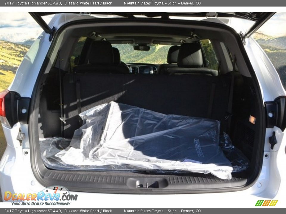 2017 Toyota Highlander SE AWD Blizzard White Pearl / Black Photo #9