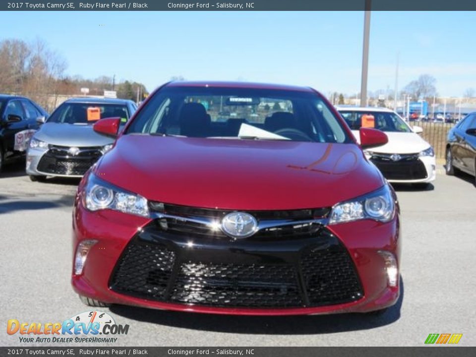 2017 Toyota Camry SE Ruby Flare Pearl / Black Photo #2