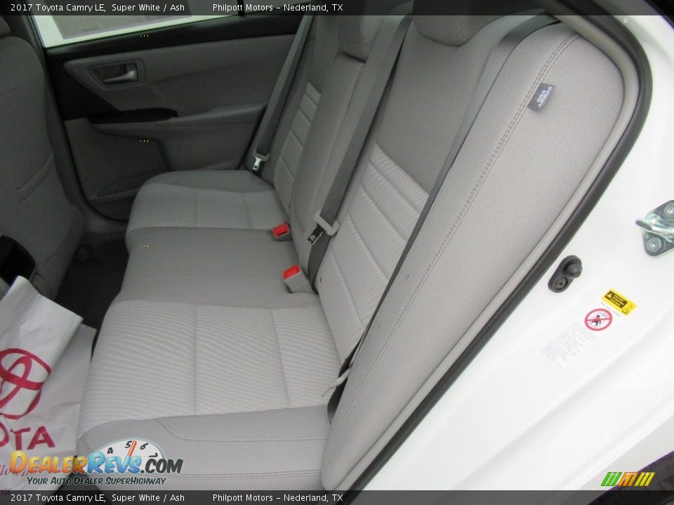 2017 Toyota Camry LE Super White / Ash Photo #18