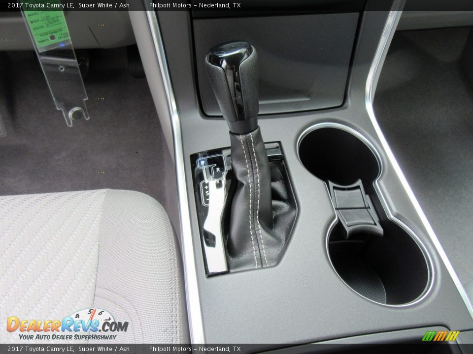 2017 Toyota Camry LE Super White / Ash Photo #27