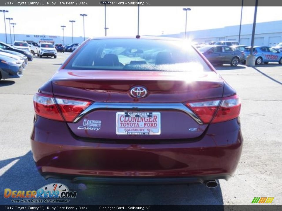 2017 Toyota Camry SE Ruby Flare Pearl / Black Photo #22
