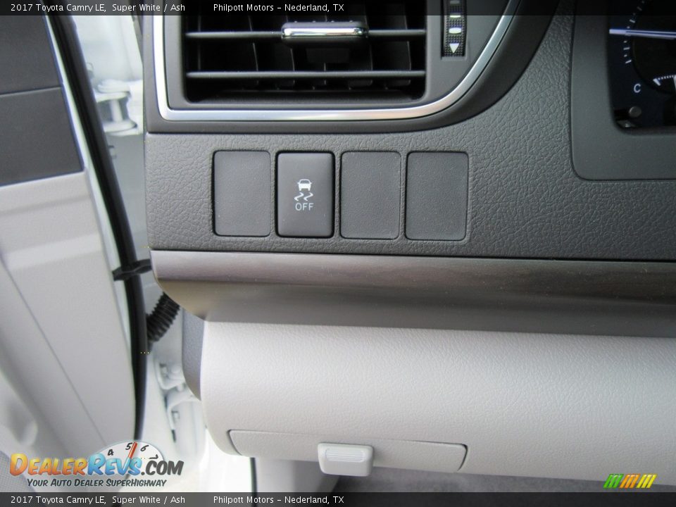 2017 Toyota Camry LE Super White / Ash Photo #30